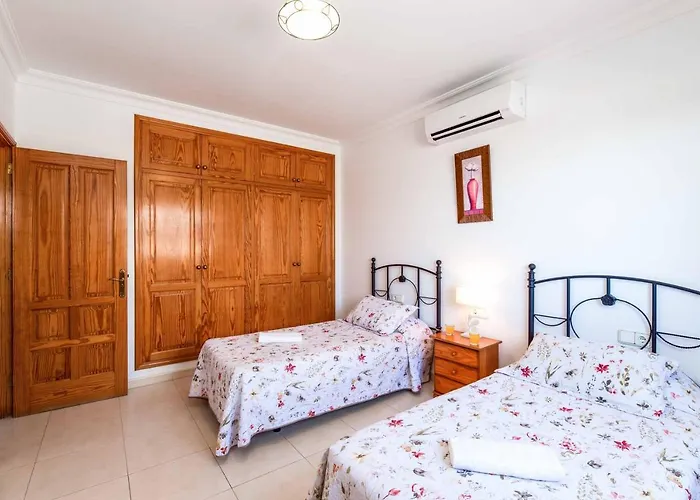 Nancy Willa Puerto del Carmen (Lanzarote)